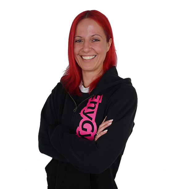 Sarah, eine Trainerin im Enygym Lünen, unterstützt ihre Kunden mit ihrem motivierenden Auftreten und ihrer fachlichen Kompetenz.